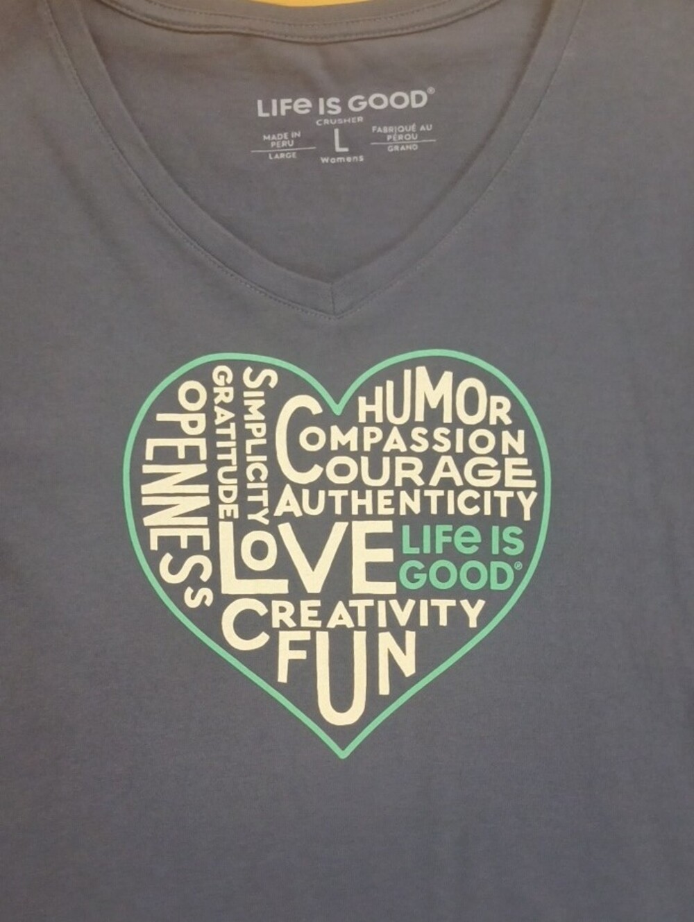 Life Is Good Crusher Short Sleeve V-Neck Heart Tee Size L EUC - Picture 3 of 7